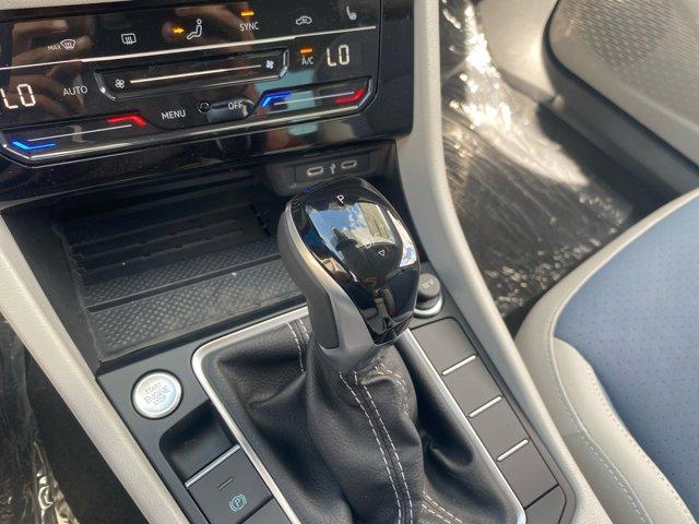 Photo of 2025 Deep Black Pearl Effect Volkswagen Jetta