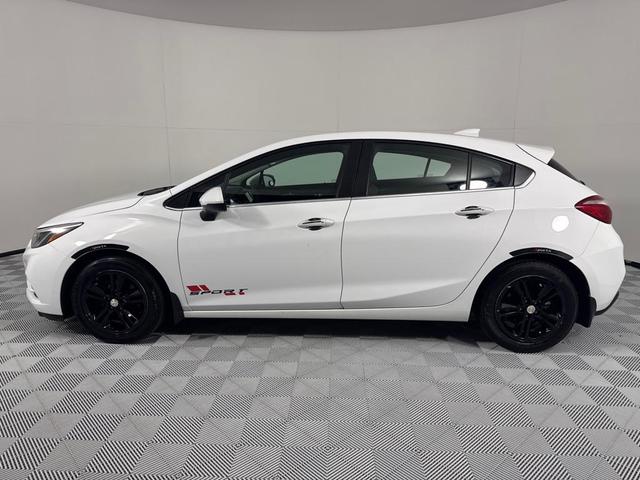 Photo of 2017 White Chevrolet Cruze