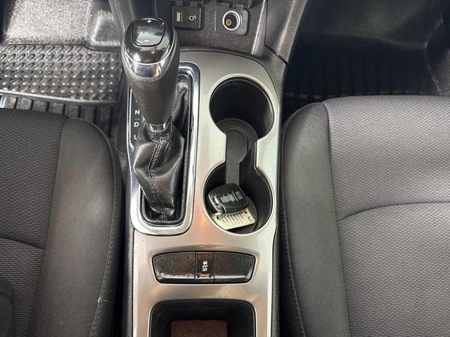 Photo of 2017 White Chevrolet Cruze