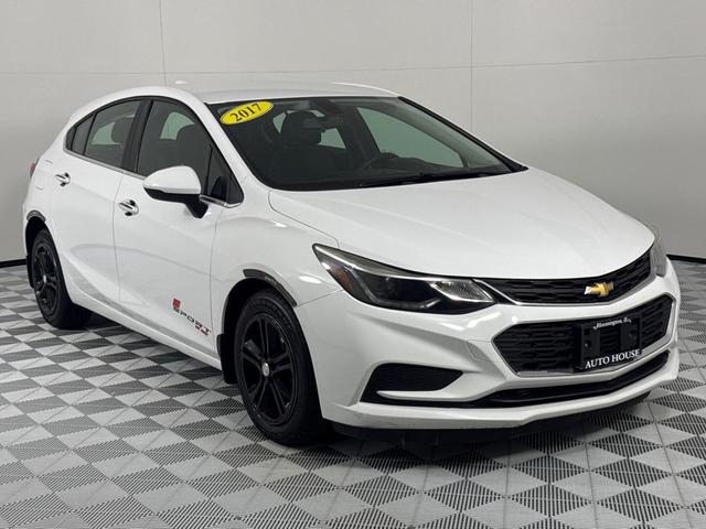 Photo of 2017 White Chevrolet Cruze