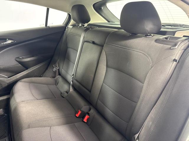 Photo of 2017 White Chevrolet Cruze