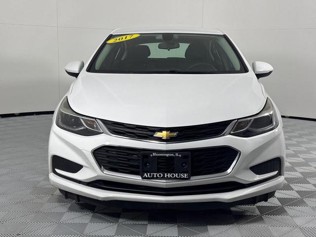 Photo of 2017 White Chevrolet Cruze