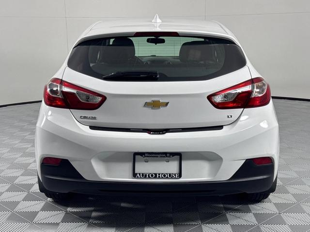 Photo of 2017 White Chevrolet Cruze