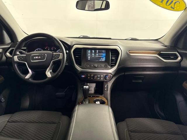 Photo of 2018 Red GMC Acadia