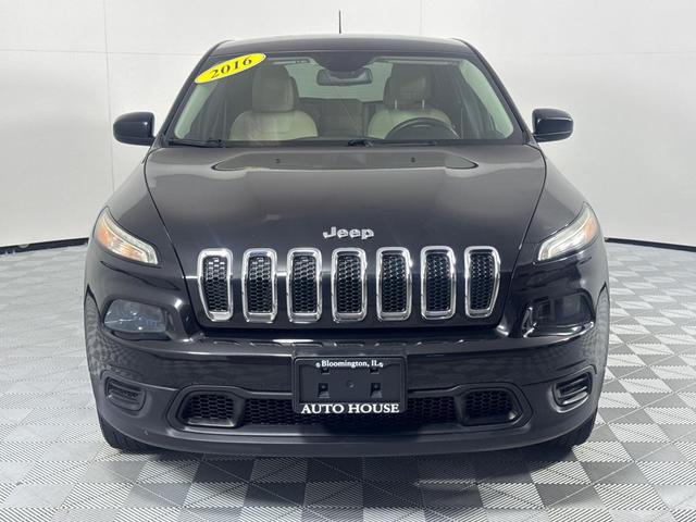 Photo of 2016 Black Jeep Cherokee