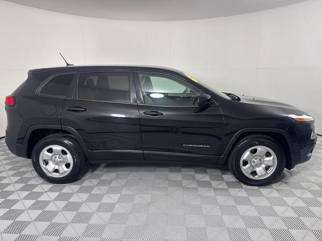 Photo of 2016 Black Jeep Cherokee