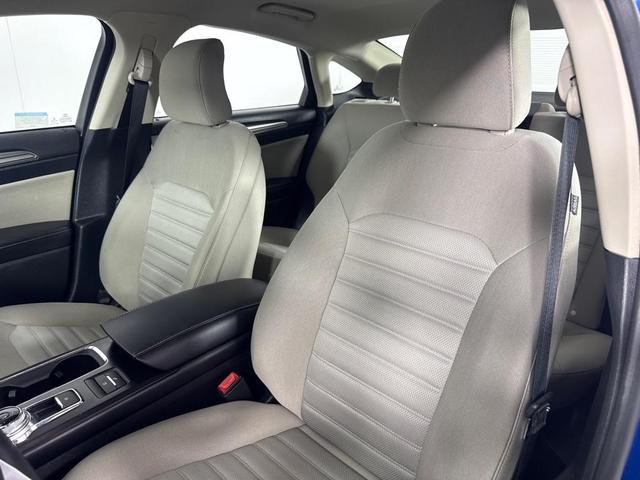 Photo of 2018 Blue Ford Fusion Hybrid