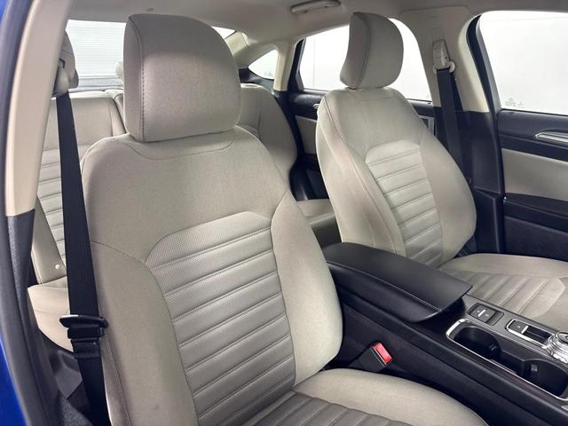 Photo of 2018 Blue Ford Fusion Hybrid