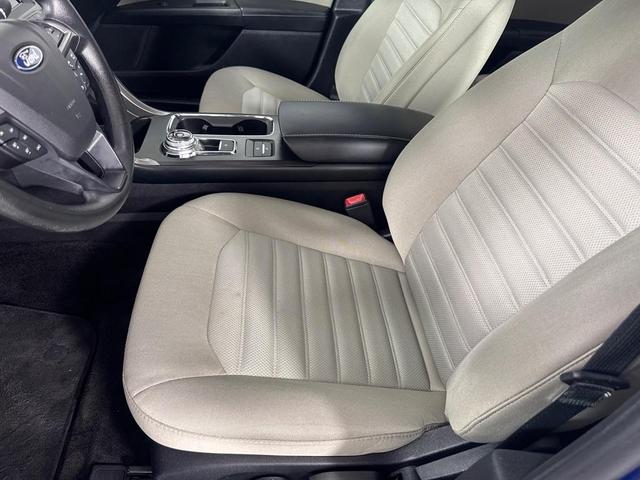 Photo of 2018 Blue Ford Fusion Hybrid