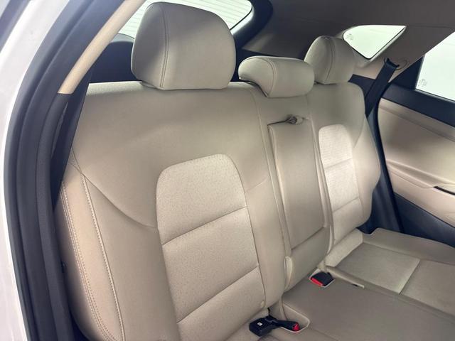 Photo of 2017 Dazzling White Hyundai TUCSON