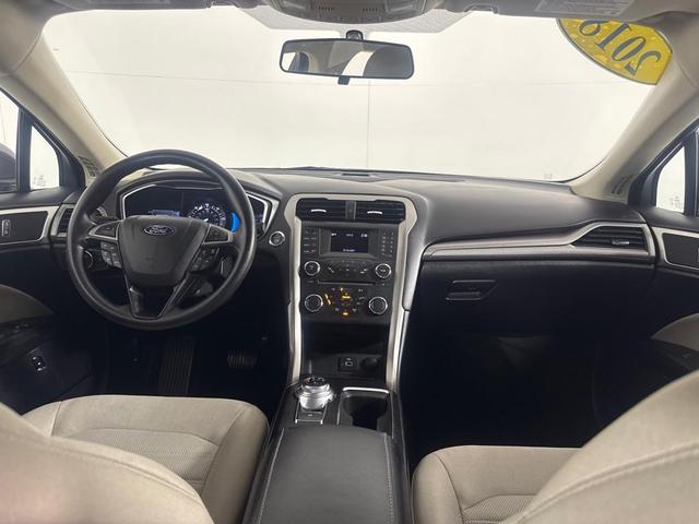 Photo of 2018 Gray Ford Fusion Hybrid