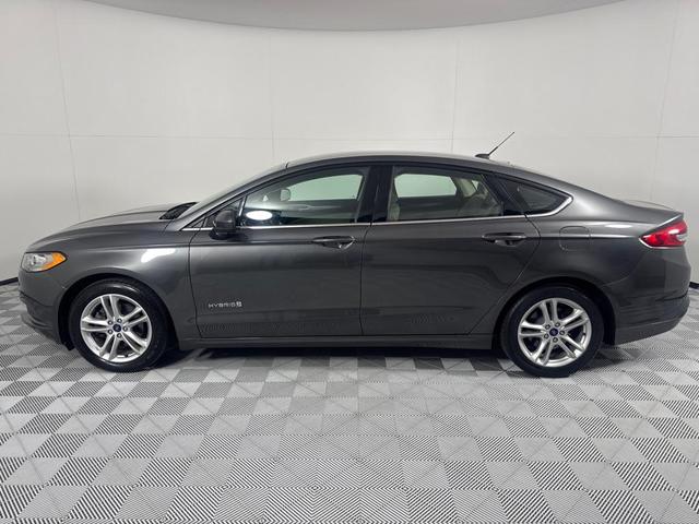 Photo of 2018 Gray Ford Fusion Hybrid