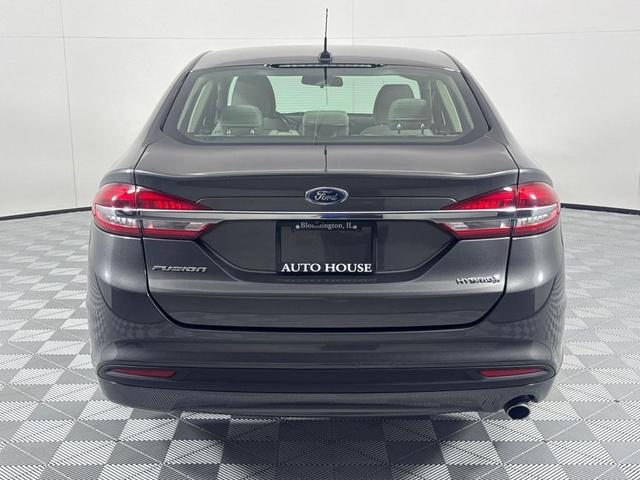 Photo of 2018 Gray Ford Fusion Hybrid
