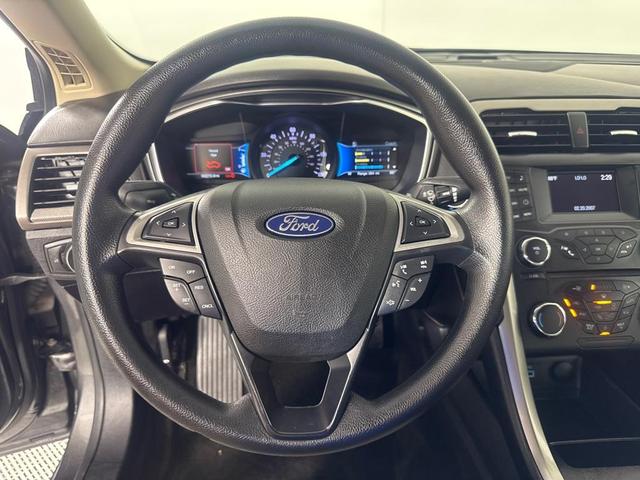 Photo of 2018 Gray Ford Fusion Hybrid