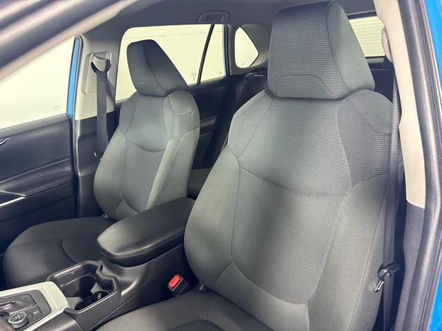 Photo of 2021 Blue Toyota RAV4 Hybrid