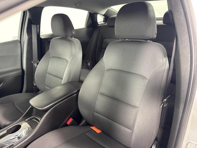 Photo of 2017 Silver Chevrolet Malibu