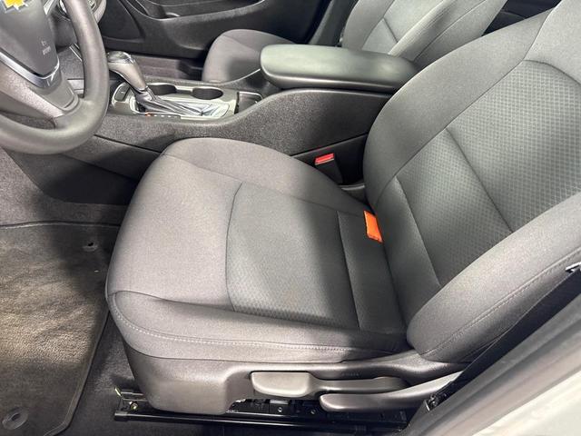 Photo of 2017 Silver Chevrolet Malibu