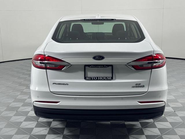 Photo of 2019 White Ford Fusion Hybrid