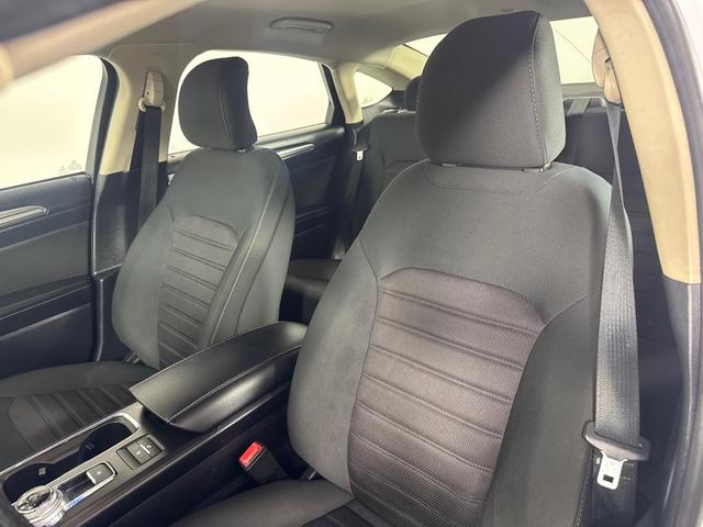 Photo of 2019 White Ford Fusion Hybrid