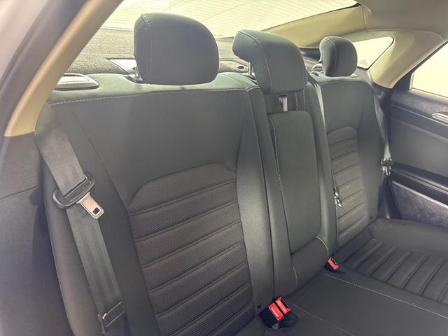 Photo of 2019 White Ford Fusion Hybrid