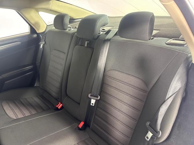 Photo of 2019 White Ford Fusion Hybrid