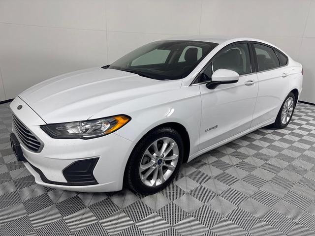 Photo of 2019 White Ford Fusion Hybrid