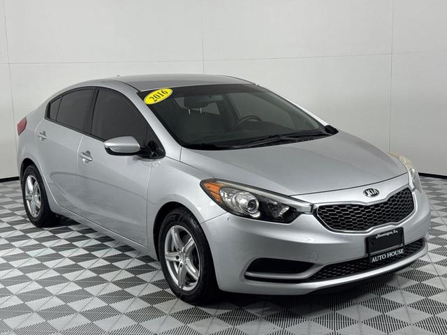 Photo of 2016 Gray Kia Forte