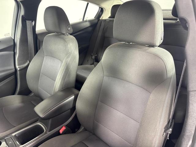 Photo of 2018 Black Chevrolet Cruze