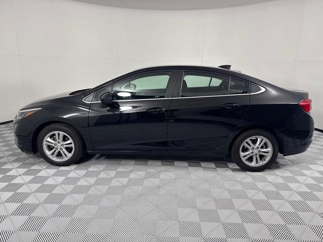 Photo of 2018 Black Chevrolet Cruze