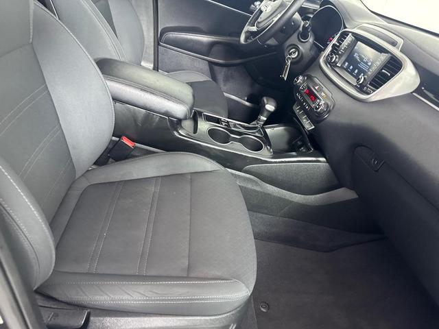 Photo of 2020 Black Kia Sorento