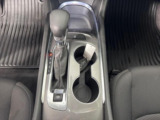 Photo of 2022 White Chevrolet Malibu