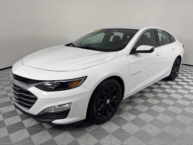 Photo of 2022 White Chevrolet Malibu