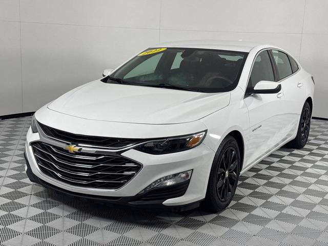 Photo of 2022 White Chevrolet Malibu