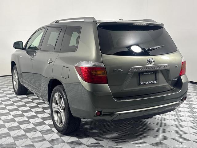 Photo of 2009 Green Toyota Highlander