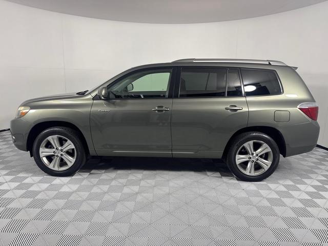 Photo of 2009 Green Toyota Highlander