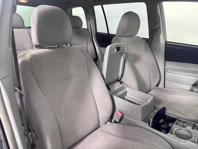 Photo of 2009 Green Toyota Highlander