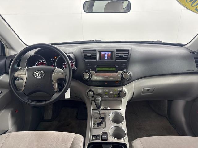 Photo of 2009 Green Toyota Highlander