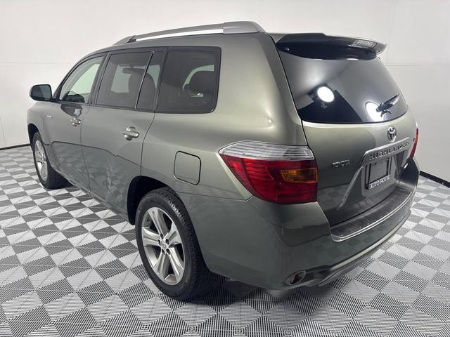 Photo of 2009 Green Toyota Highlander