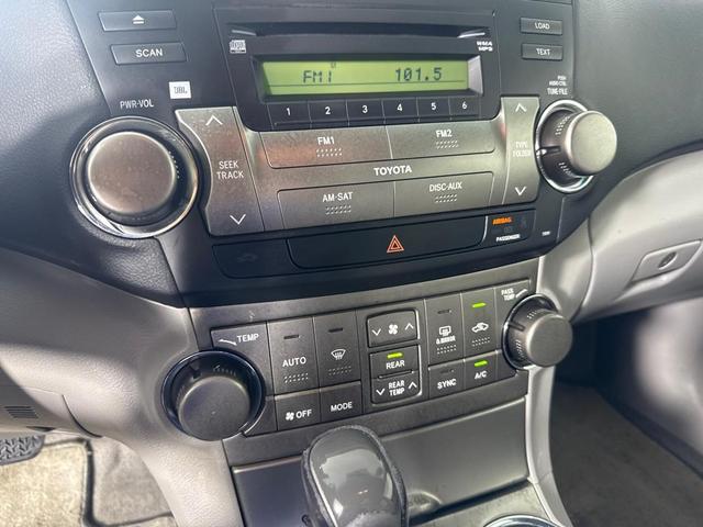 Photo of 2009 Green Toyota Highlander
