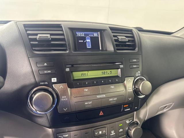 Photo of 2009 Green Toyota Highlander