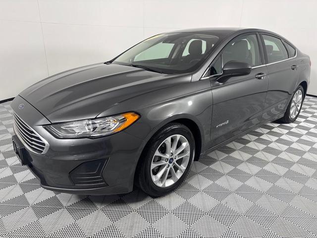 Photo of 2019 Gray Ford Fusion Hybrid