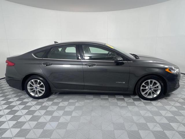 Photo of 2019 Gray Ford Fusion Hybrid