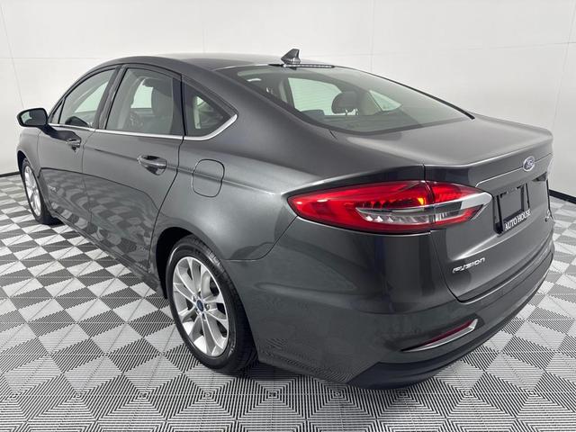 Photo of 2019 Gray Ford Fusion Hybrid