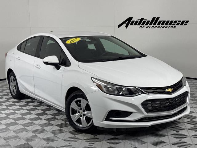 Photo of 2017 White Chevrolet Cruze