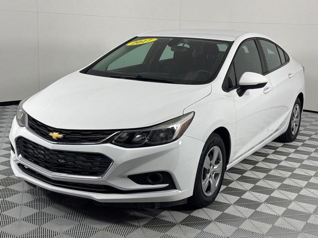 Photo of 2017 White Chevrolet Cruze