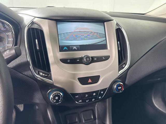 Photo of 2017 White Chevrolet Cruze