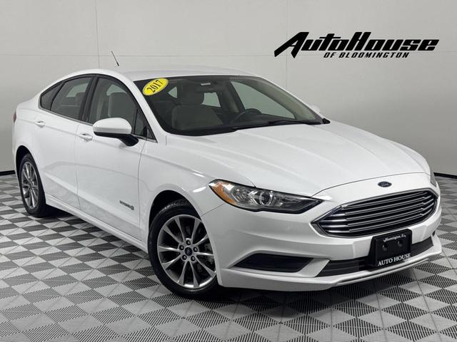 Photo of 2017 White Ford Fusion Hybrid
