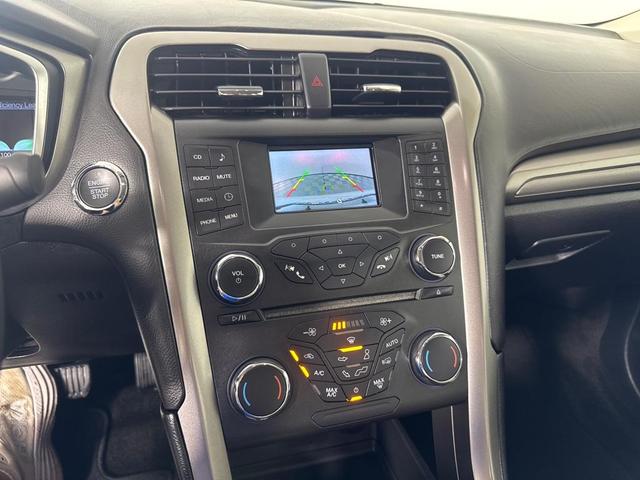 Photo of 2017 White Ford Fusion Hybrid