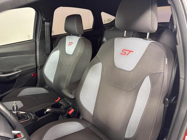Photo of 2018 Red Ford Focus ST