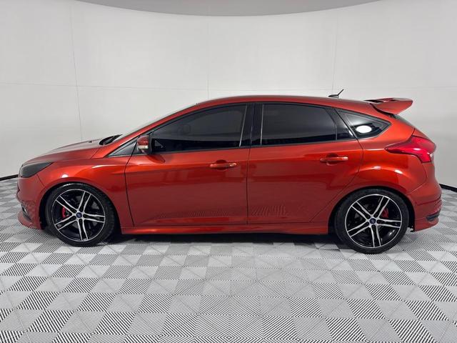 Photo of 2018 Red Ford Focus ST